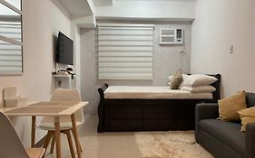 Staycation For Couples With High-Speed Internet